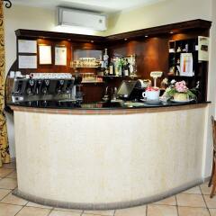 Hotel Ristorante La Torretta Бьянце гостиничный бар