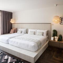 Warm Window Silom - Hostel Бангкок комната для гостей