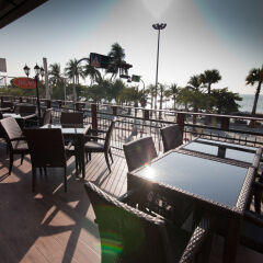 Отель The Beach Front Resort Pattaya питание фото 3
