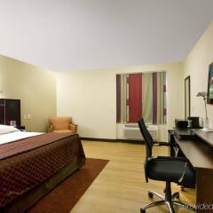 Отель Red Roof Inn PLUS+ Columbus Downtown - Convention Center США, Колумбус - отзывы, цены и фото номеров - забронировать отель Red Roof Inn PLUS+ Columbus Downtown - Convention Center онлайн комната для гостей фото 2