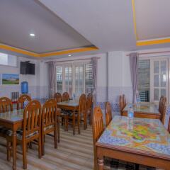 Отель OYO 243 Saypatri Guest House Непал, Катманду - отзывы, цены и фото номеров - забронировать отель OYO 243 Saypatri Guest House онлайн питание