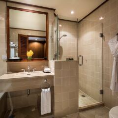 Chatrium Hotel Royal Lake Yangon ванная фото 2