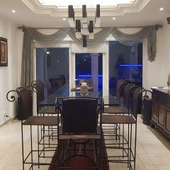 Отель Luxury 750m2 resort - The Blue Villa питание