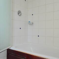 Отель Spacious 2 Bedroom House With Garden in Islington ванная