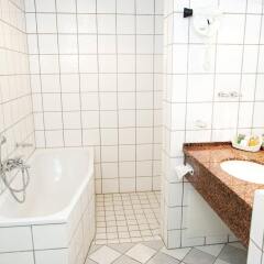 Отель Best Western Knudsens Gaard Оденсе ванная