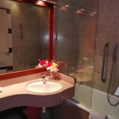 Hotel Jardin Savana Dakar in Dakar, Senegal from 161$, photos, reviews - zenhotels.com bathroom