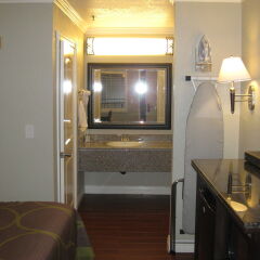 Отель Super 8 by Wyndham Inglewood/LAX/LA Airport ванная