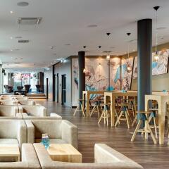 Отель Motel One Köln-mediapark Кёльн гостиничный бар