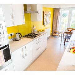 Отель Cheerful Victorian Home in Charming Hanover в номере