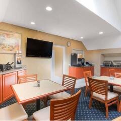 Отель Hawthorn Suites by Wyndham Airport East Hotel США, Колумбус - отзывы, цены и фото номеров - забронировать отель Hawthorn Suites by Wyndham Airport East Hotel онлайн питание