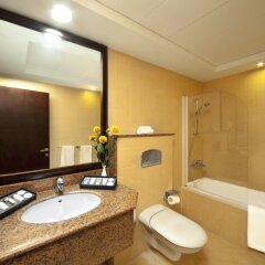Corp Executive Hotel Doha Suites in Doha, Qatar from 151$, photos, reviews - zenhotels.com bathroom photo 2