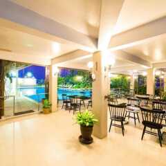 Апартаменты Laemtong Service Apartment гостиничный бар