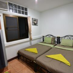 Отель Chaiwat Guesthouse комната для гостей фото 4