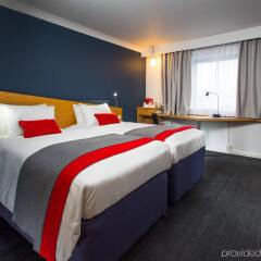 Отель Holiday Inn Express Glasgow City Centre Riverside комната для гостей