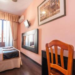 Отель Hostal Gallardo Испания, Мадрид - 1 отзыв об отеле, цены и фото номеров - забронировать отель Hostal Gallardo онлайн комната для гостей фото 5
