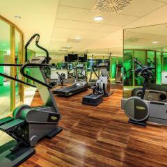 Отель Novotel Berlin Mitte Германия, Берлин - 3 отзыва об отеле, цены и фото номеров - забронировать отель Novotel Berlin Mitte онлайн фитнесс-зал