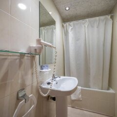 Отель La Carabela Испания, Курорт Росес - отзывы, цены и фото номеров - забронировать отель La Carabela онлайн ванная фото 2