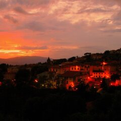 Отель La Terrazza di Reggello Реггелло приотельная территория