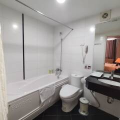 Azumaya Hai Ba Trung 1 Hotel ванная фото 2