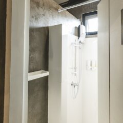 Post Factory Bed & Breakfast Sathorn Hostel - Adults Only Бангкок фото 11