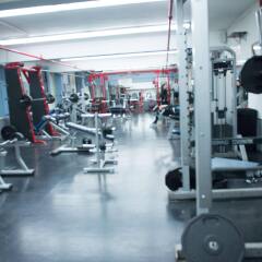 Отель Green Point YMCA фитнесс-зал