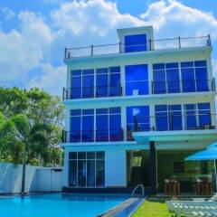 Отель Christima Residence бассейн фото 3