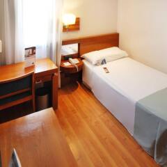 Отель Tryp Madrid Atocha Hotel Испания, Мадрид - 8 отзывов об отеле, цены и фото номеров - забронировать отель Tryp Madrid Atocha Hotel онлайн комната для гостей фото 3