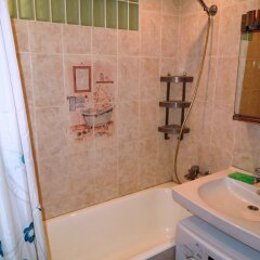 Гостиница Na Polosukhina 1 Apartment в Москве отзывы, цены и фото номеров - забронировать гостиницу Na Polosukhina 1 Apartment онлайн Москва ванная