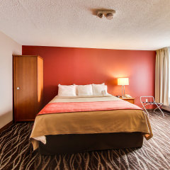 Отель Comfort Inn Oshawa Канада, Ошава - отзывы, цены и фото номеров - забронировать отель Comfort Inn Oshawa онлайн комната для гостей фото 2