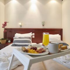 Golden City Hotel в номере