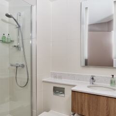 Отель Edinburgh Capital Hotel Великобритания, Эдинбург - отзывы, цены и фото номеров - забронировать отель Edinburgh Capital Hotel онлайн ванная