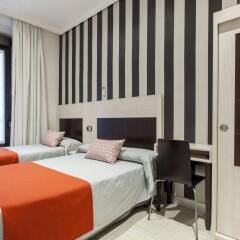 Отель Hostal Castilla I. комната для гостей фото 5