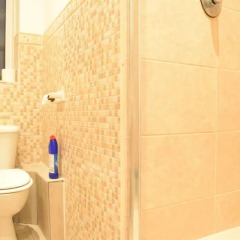 Апартаменты 4 Bedroom Apartment in Kilburn With Private Balcony ванная