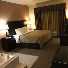 Quality Inn & Suites Terrell in Terrell, United States of America from 87$, photos, reviews - zenhotels.com guestroom