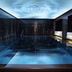 Corinthia Hotel London бассейн