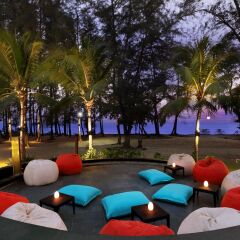 Отель Holiday Inn Resort Phuket Mai Khao Beach пляж Май Кхао гостиничный бар