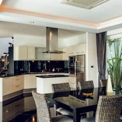 Отель Villas In Pattaya гостиничный бар