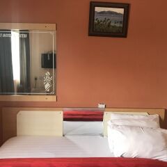 Отель Meadway Luxury Hotels Нигерия, Энугу - отзывы, цены и фото номеров - забронировать отель Meadway Luxury Hotels онлайн комната для гостей