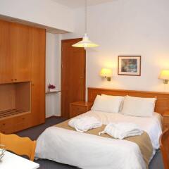 Отель Chrielka Hotel Apartments Кипр, Лимассол - отзывы, цены и фото номеров - забронировать отель Chrielka Hotel Apartments онлайн комната для гостей фото 5