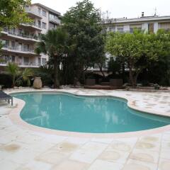 Отель Hôtel Armenonville бассейн