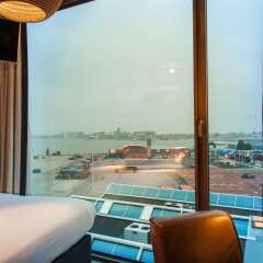 Отель DoubleTree by Hilton Hotel Amsterdam - NDSM Wharf Нидерланды, Амстердам - отзывы, цены и фото номеров - забронировать отель DoubleTree by Hilton Hotel Amsterdam - NDSM Wharf онлайн балкон