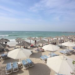 Ramada Beach Hotel Ajman пляж фото 2