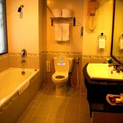 Отель Huong Giang Hotel Resort & Spa Вьетнам, Хюэ - 1 отзыв об отеле, цены и фото номеров - забронировать отель Huong Giang Hotel Resort & Spa онлайн ванная фото 2