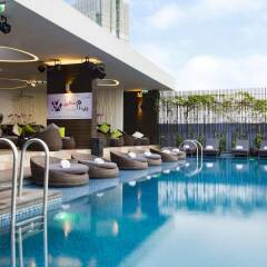 Liberty Central Saigon Riverside Hotel бассейн фото 3