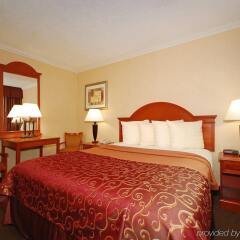 Отель Best Western Hollywood Plaza Inn США, Лос-Анджелес - отзывы, цены и фото номеров - забронировать отель Best Western Hollywood Plaza Inn онлайн комната для гостей фото 2