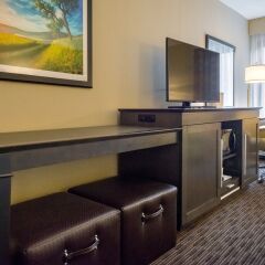 Отель Hampton Inn Meridian сейф в номере