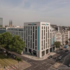 Отель Motel One Düsseldorf Hauptbahnhof балкон