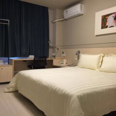 Отель Jinjiang Inns Shanghai Pudong Airport Китай, Шанхай - отзывы, цены и фото номеров - забронировать отель Jinjiang Inns Shanghai Pudong Airport онлайн комната для гостей фото 4