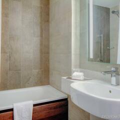 Отель Hilton Edinburgh Carlton ванная