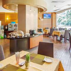 Отель Springdale Serviced Residence питание